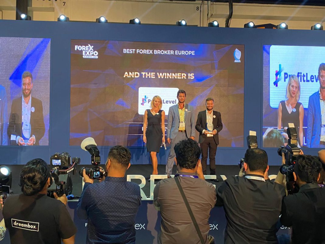 Το ProfitLevel επιβεβαιώνει το επίτευγμα του καλύτερου Ευρωπαίου μεσίτη Forex στο Forex Expo στο Ντουμπάι 2021