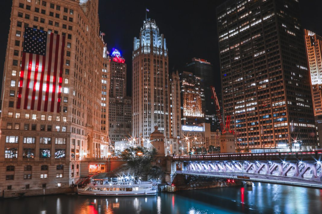 La Reserva Federal de Estados Unidos subió los tipos de interés. Fue la mayor subida desde el cambio de siglo<span class='yasr-stars-title-average'><div class='yasr-stars-title yasr-rater-stars'
id='yasr-overall-rating-rater-91c206c07e7c1'
data-rating='4.5'
data-rater-starsize='16'>
</div></span>