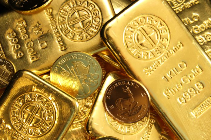 Although it may already have seemed that investors would forget about gold as a safe harbor for their free funds, the yellow metal once again claimed the floor.