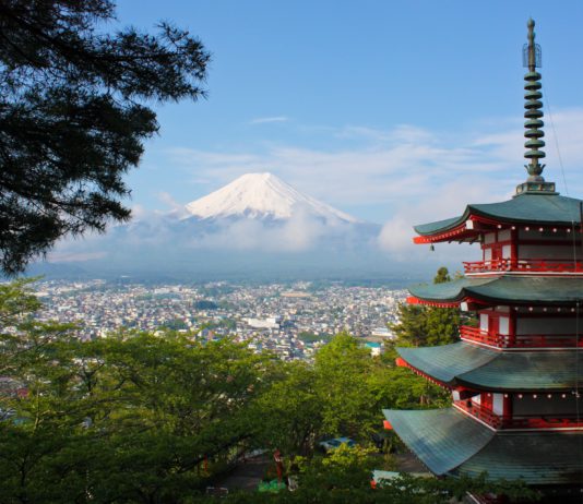 A gazdasági minisztérium szerint Japán fokozni kívánja a csúcskategóriás félvezetők fejlesztésére és gyártására irányuló erőfeszítéseket, amelyek kulcsfontosságúak a gazdasági biztonsági intézkedések és a fejlett technológiák, például a generatív mesterséges intelligencia (AI) szempontjából.