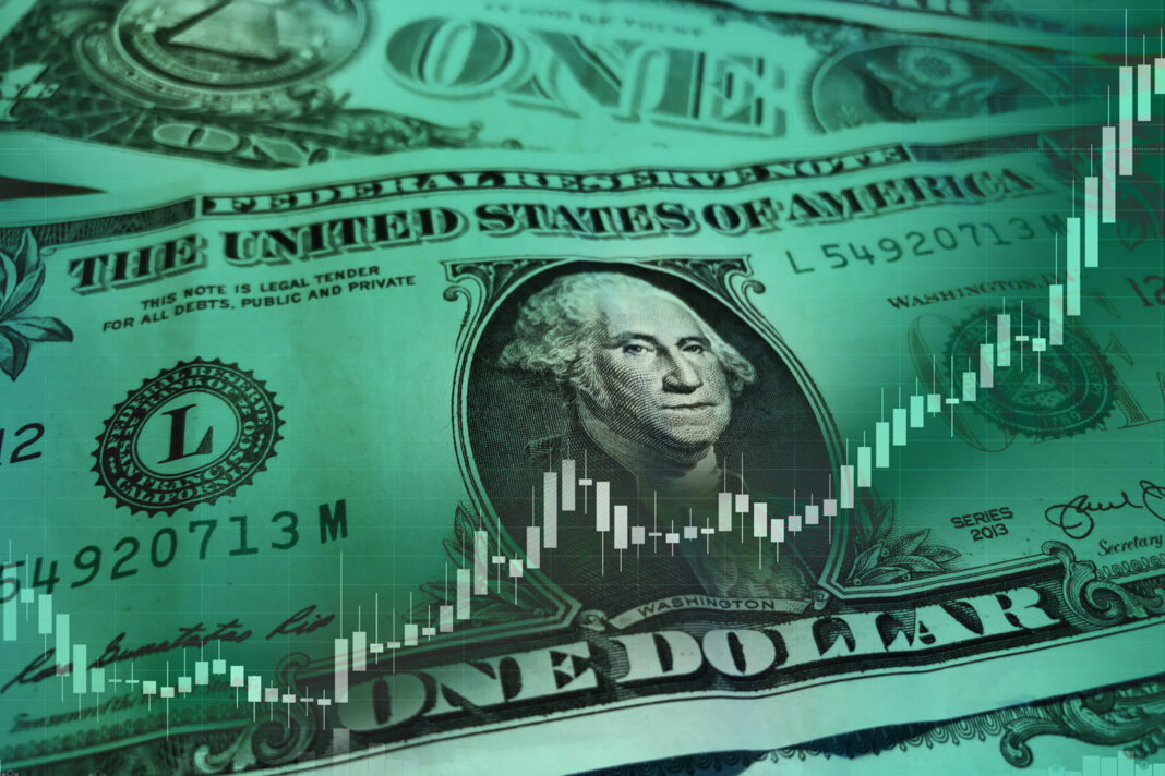 Las acciones estadounidenses subieron en respuesta a resultados, estadísticas y aranceles, mientras que el dólar se fortaleció