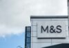 Zisk maloobchodní firmy M&S kvůli kybernetickému útoku klesl o 55,4 pct. Marks & Spencer