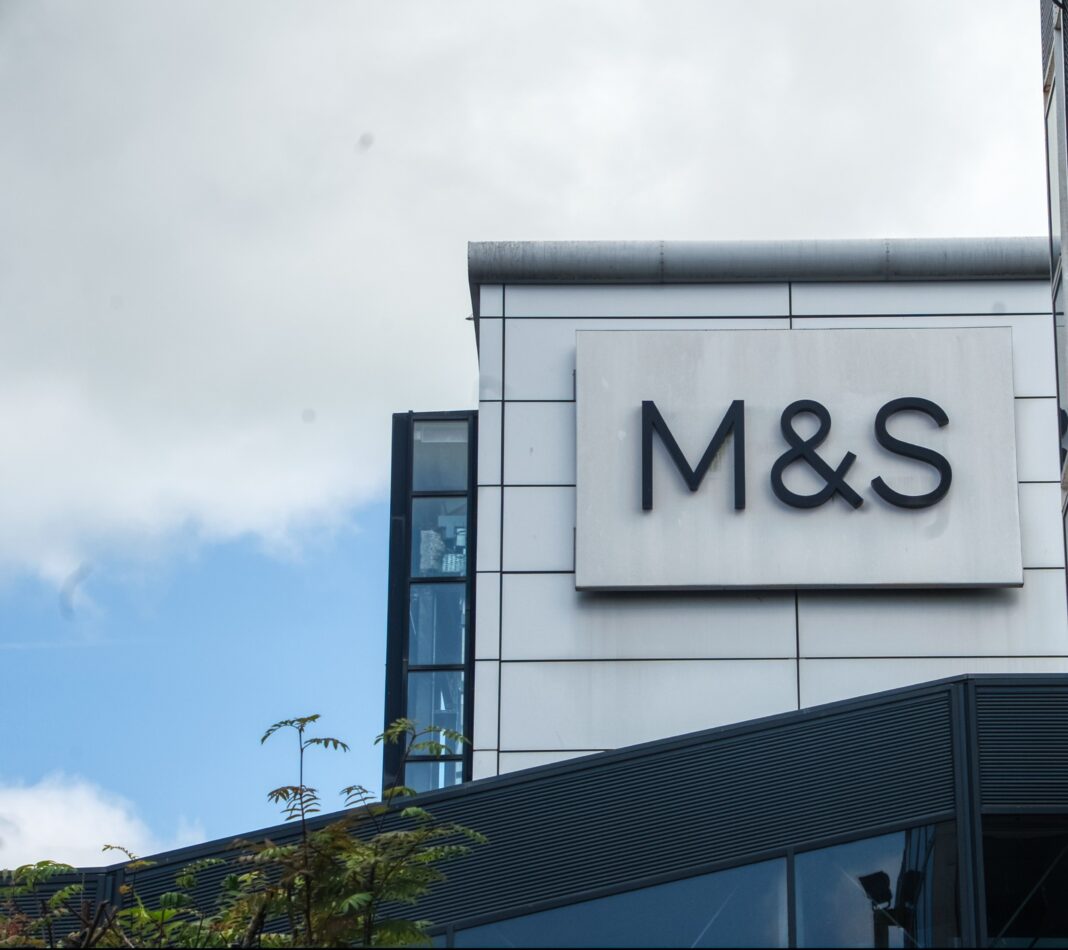 Zisk maloobchodní firmy M&S kvůli kybernetickému útoku klesl o 55,4 pct.