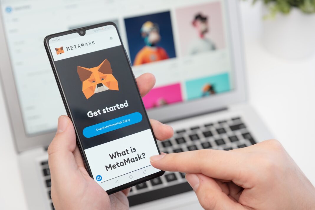 MetaMask Review: The Most Popular Crypto Wallet for DeFi and NFTs, or a Security Risk for Beginners?