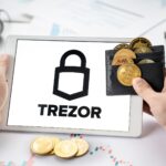 Trezor Safe 5 recenze: Vyplatí se česká hardwarová peněženka na kryptoměny? Trezor Safe illustrative picture.