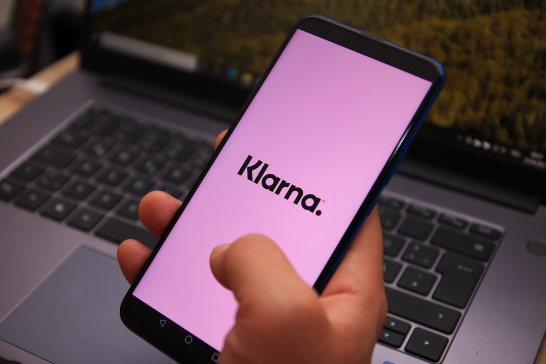 Klarna překvapila ziskem a chce expandovat v USA. Akcie přesto klesly o pětinu Klarna
