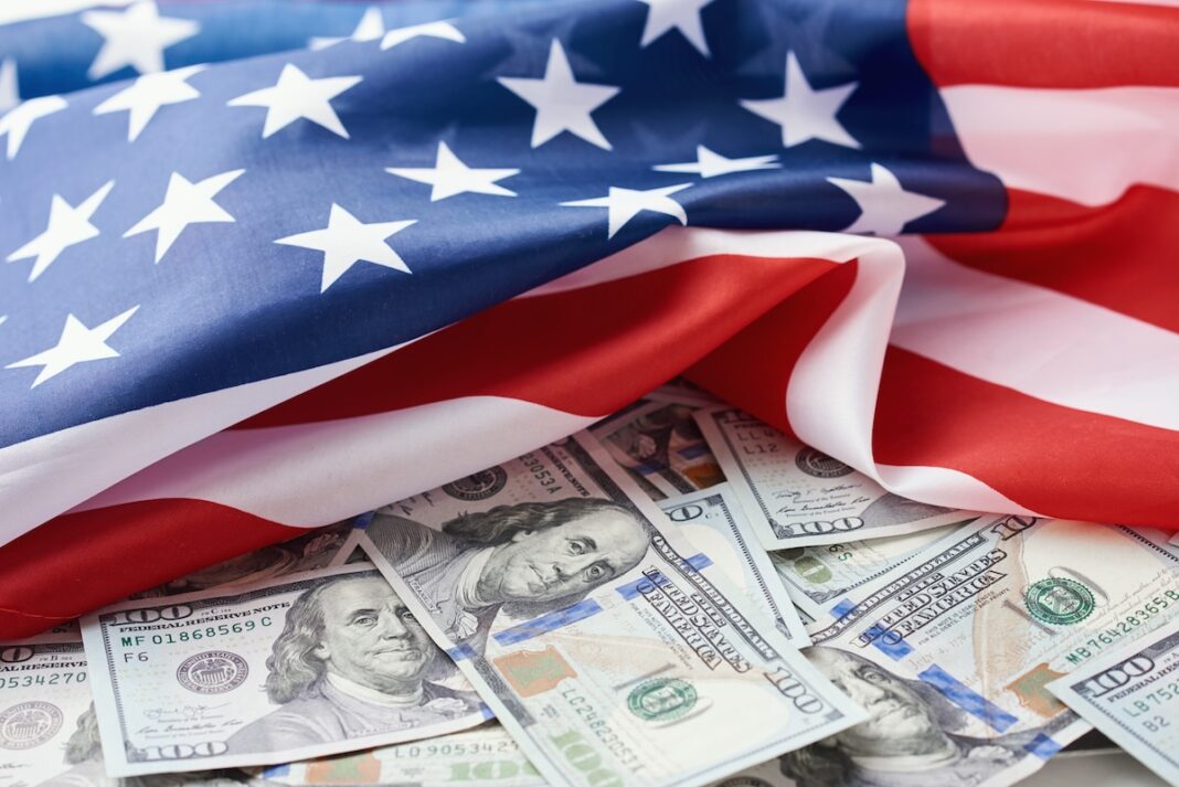 Dolar. Zdroj obrázku: Adobe Stock